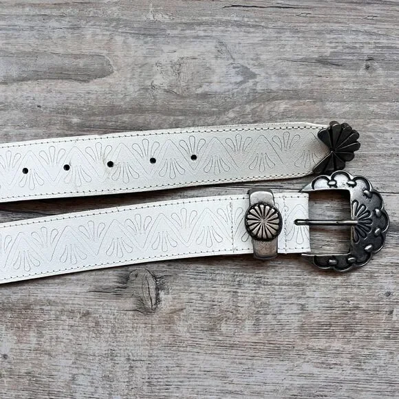 Genuine Leather White Western Belt Size 28 Tooled Pattern Silver Concho Buckle - Picture 11 of 11